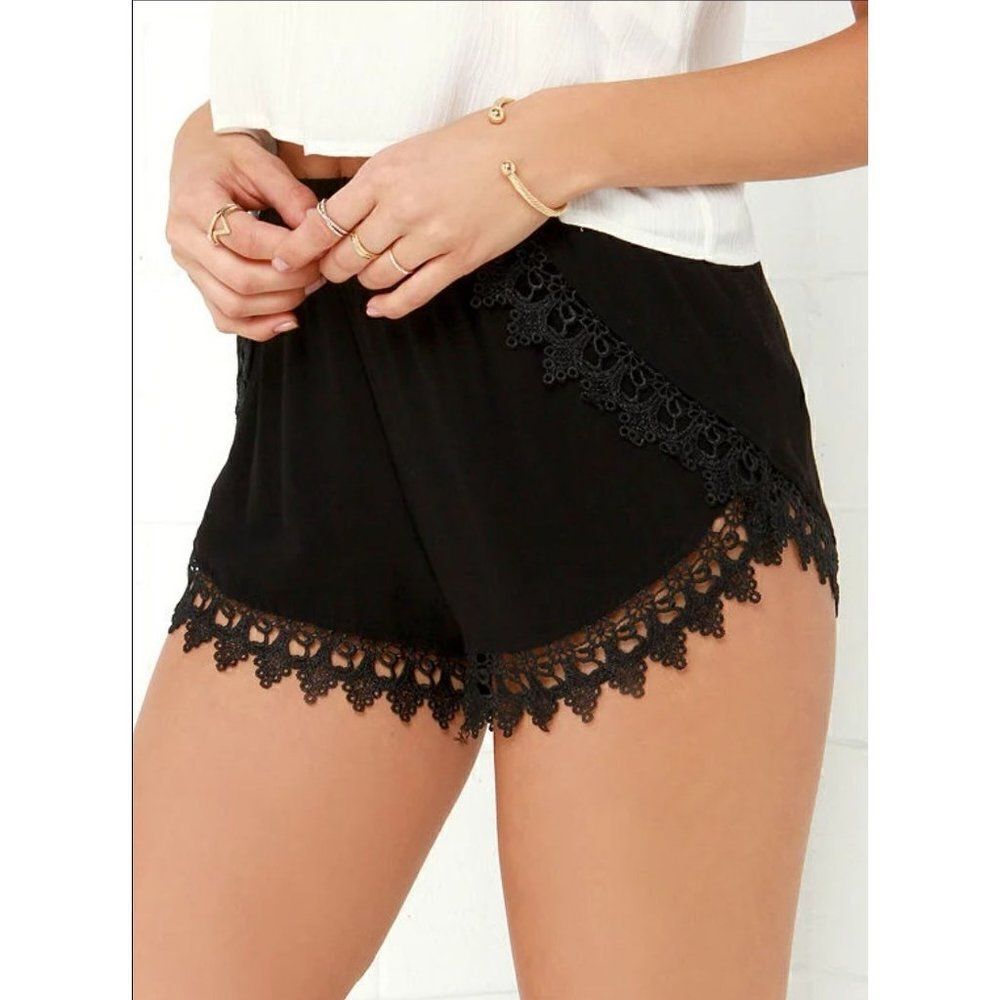 Women's Lace Shorts Scallop Adrift Black Lace Casual Shorts Large NWOT
